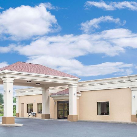 Super 8 By Wyndham Danville Exterior photo